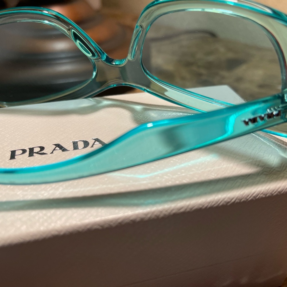 - PRADA - Picture 7 of 8